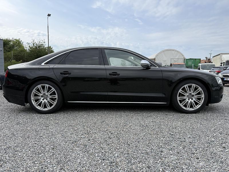 Audi A8 V8 4.2TDi Quattro BOSE LED - fotka 4 z 23
