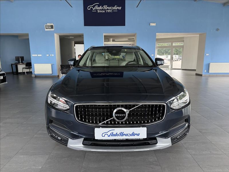 Volvo V90 2,0   173kW,CROSSCOUNTRY,SERVI - fotka 2 z 35