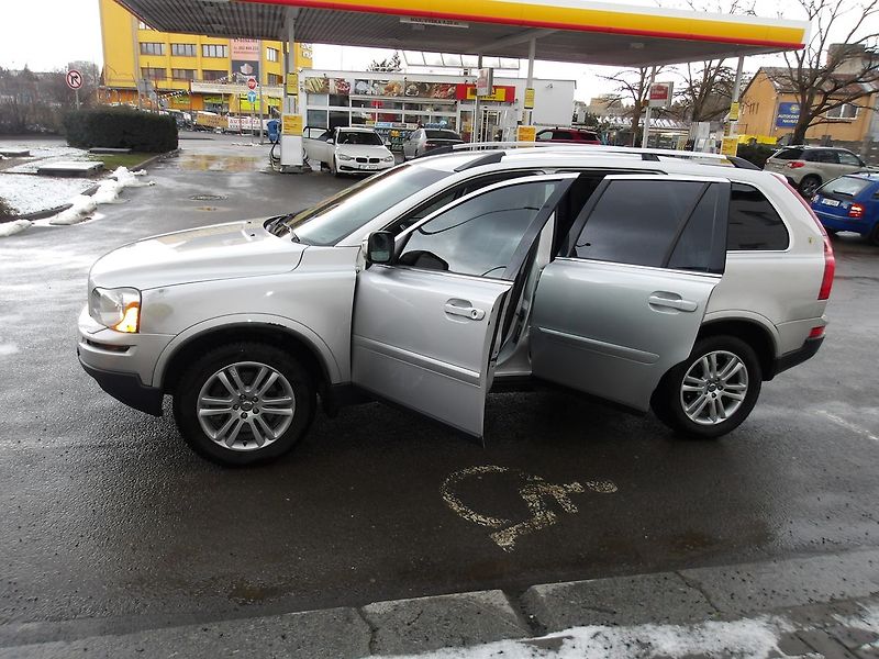 Volvo XC90 2,4D 2xPNEU ! - fotka 15 z 35