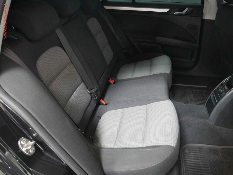 Škoda Superb (2013) 2.0 TDI, ČR, STK6/28 - fotka 11 z 26