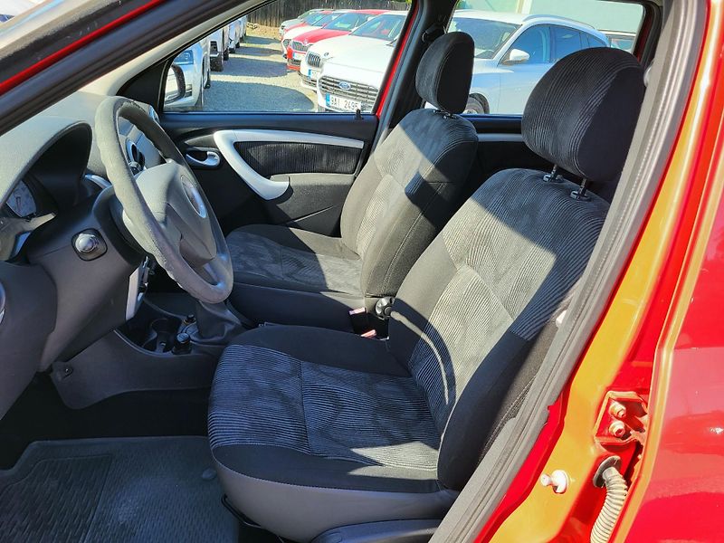 Dacia Logan MCV 1.6 i 16V ARCTICA 7-míst - fotka 7 z 48