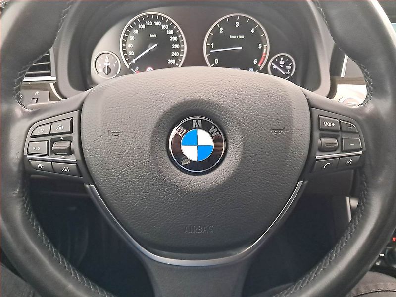 BMW Řada 5 (2014) 530d xDrive GT, 4X4, Automat - fotka 20 z 21