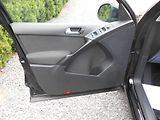 Volkswagen Tiguan 4*4,XENONY,DSG. - náhled 23