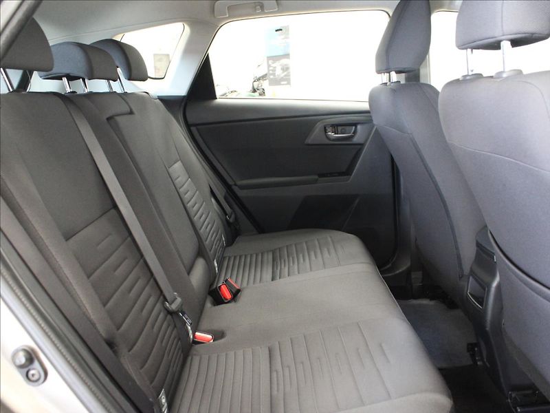 Toyota Auris 1,2 Turbo navi aut. Klima - fotka 13 z 31
