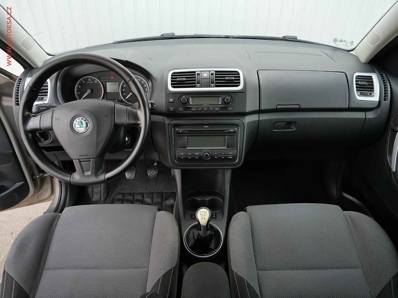 Škoda Roomster (2009) 1.4i, Sport, TZ - fotka 8 z 15