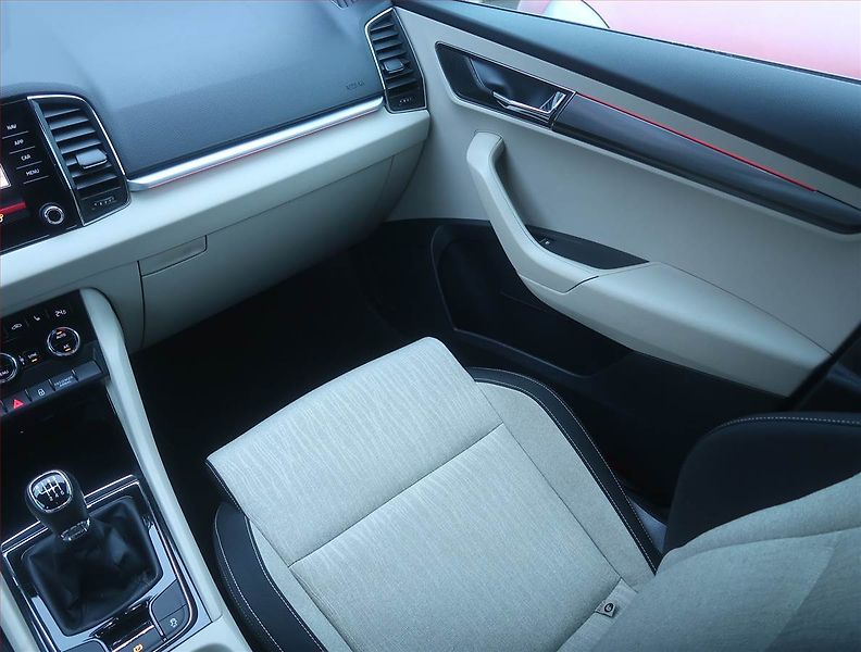 Škoda Karoq (2019) Style 1.5 TSI - fotka 8 z 19