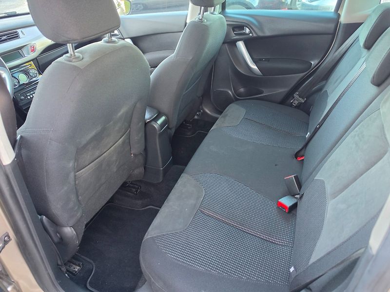Citroën C3 (2010) 1.6 i Zimáky,Závěs - fotka 11 z 20