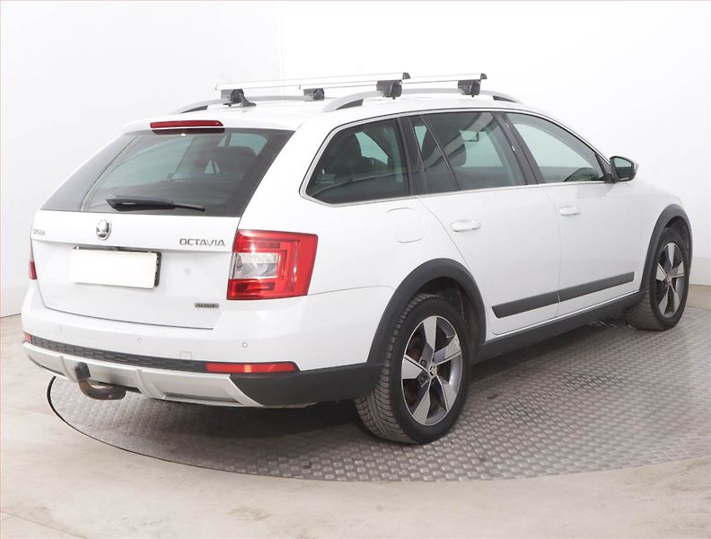 Škoda Octavia (2015) Scout 1.8 TSI, 4X4, Automat - fotka 5 z 18