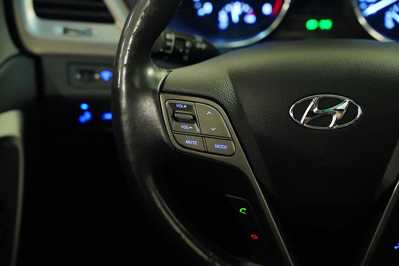 Hyundai Grand Santa Fe - fotka 16 z 29