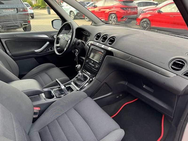Ford Galaxy (2013) 2.0TDCi Titanium Navi Tažné Z. - fotka 14 z 46