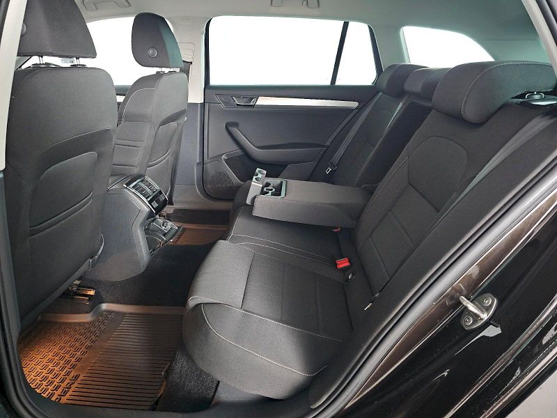Škoda Superb (2016) 2.0TDi 110kW DSG AMBITION PLUS - fotka 7 z 26
