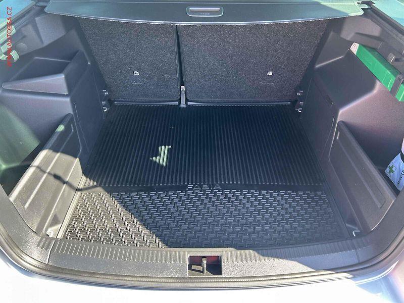 Škoda Fabia (2020) 1.0TSi, 2.maj,ČR, Style - fotka 7 z 16