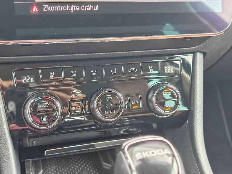 Škoda Superb L&K 7DSG 2,0TSI - fotka 20 z 26