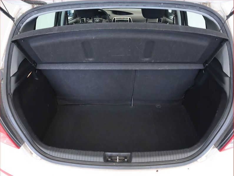 Hyundai i20 (2014) 1.2, Serv.kniha - fotka 13 z 13