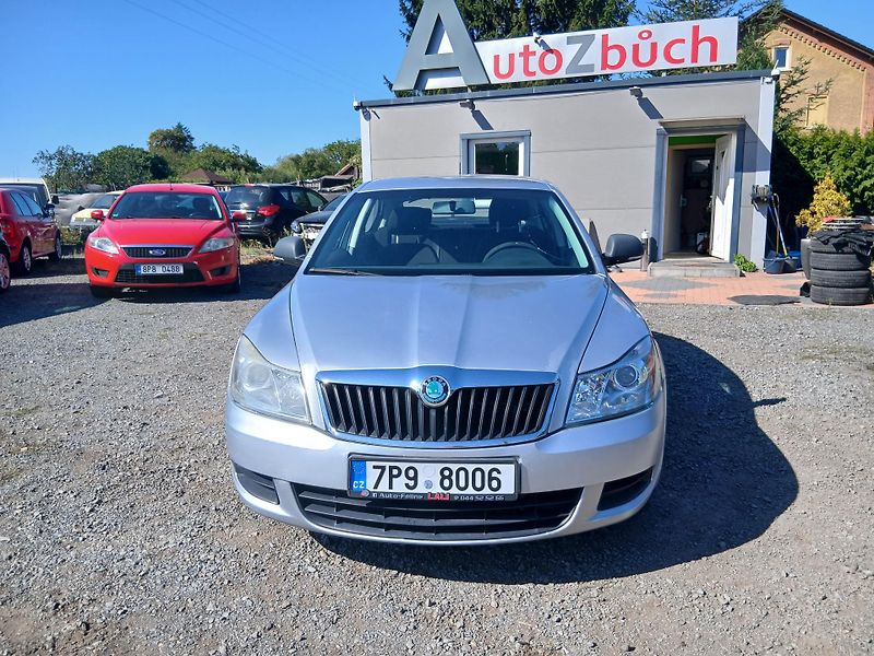Škoda Octavia 1.6 TDI, Facelift, kosm. vady - fotka 3 z 27
