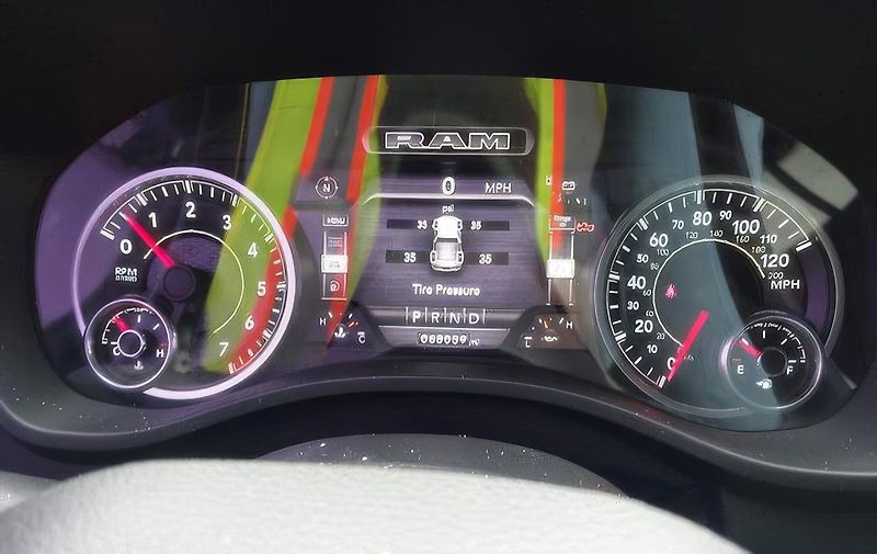Dodge RAM (2020) Auto na cestě - fotka 7 z 17