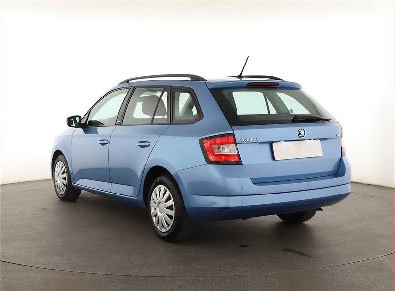 Škoda Fabia (2016) 1.2 TSI, Park. senzory - fotka 4 z 12