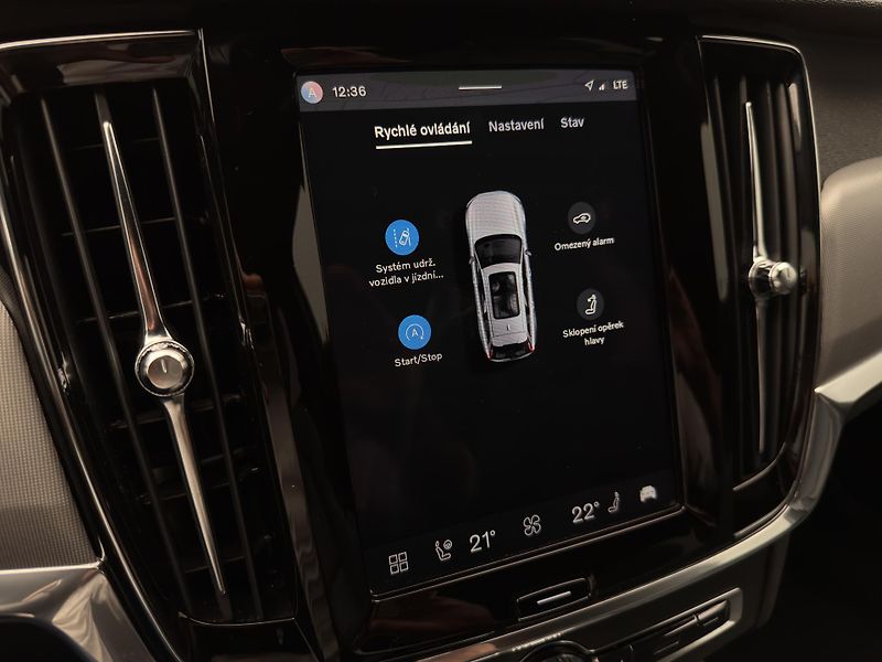 Volvo V90 B4 MOMENTUM AUT - fotka 32 z 45