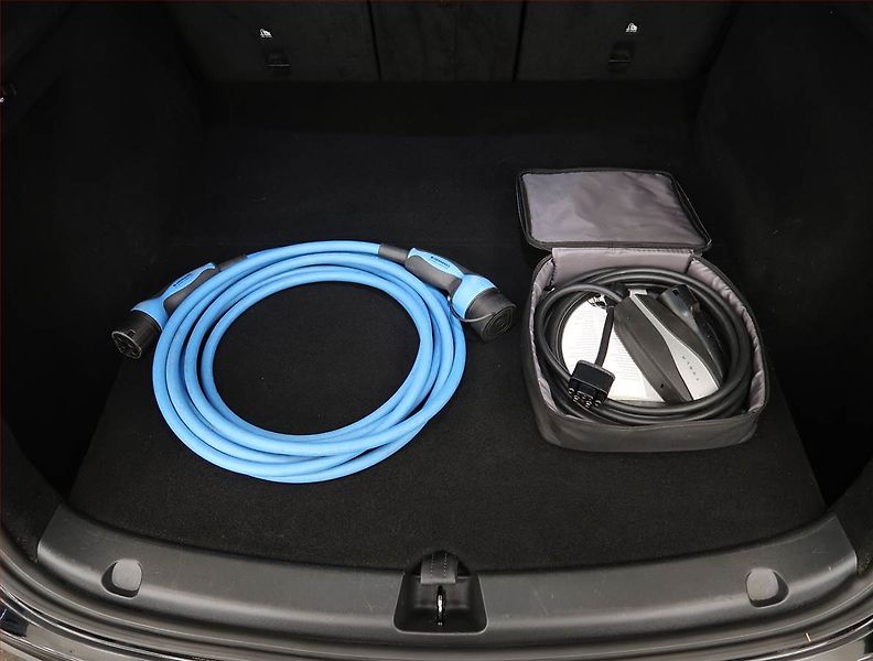 Tesla Model Y (2022) Long Range AWD 79kWh, SoH 91% - fotka 33 z 33