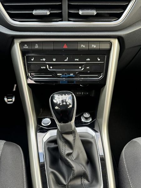 Volkswagen T-Roc (2023) 1.0. TSI Life - fotka 4 z 11