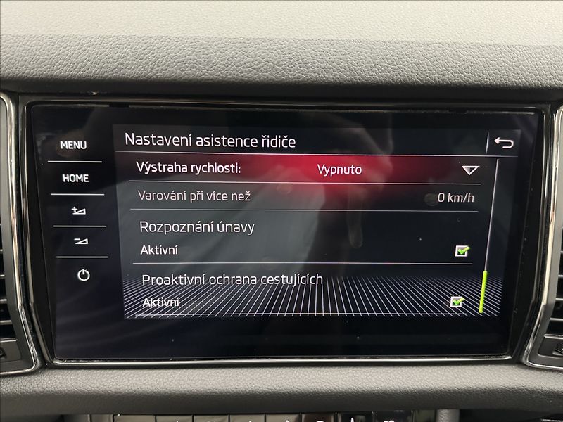 Škoda Kodiaq 2,0 DSG 4X4 CANTON ACC 360° - fotka 22 z 47
