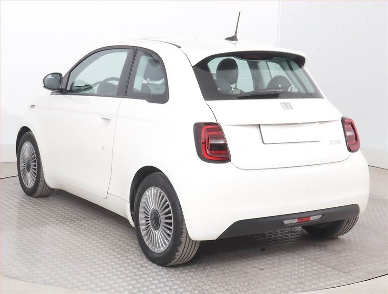 Fiat 500e (2021) 42 kWh, SoH 93%, Automat - fotka 4 z 20