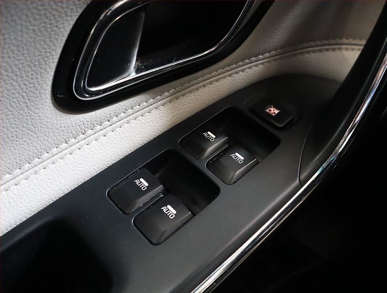 Kia Ceed (2015) 1.6 CRDi, Navi, Park. senzory - fotka 19 z 21