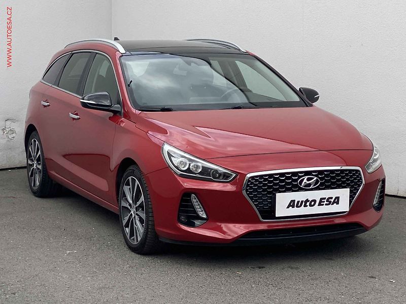 Hyundai i30 (2017) 1.6 CRDi, AT, LED, panor - fotografie inzerátu