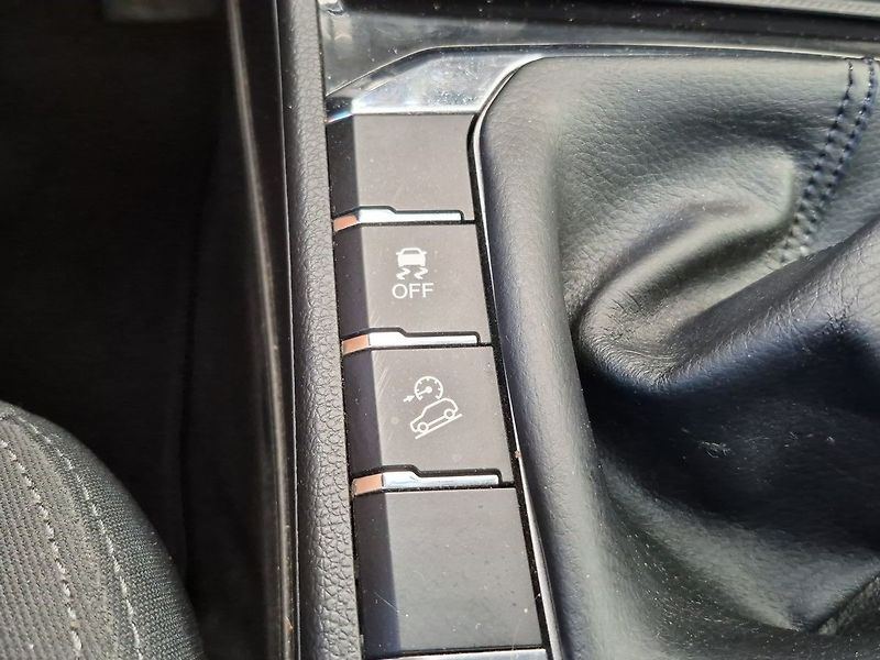 SsangYong Korando 1.5 Turbo e-XGI 120Kw LE Eco - fotka 23 z 25