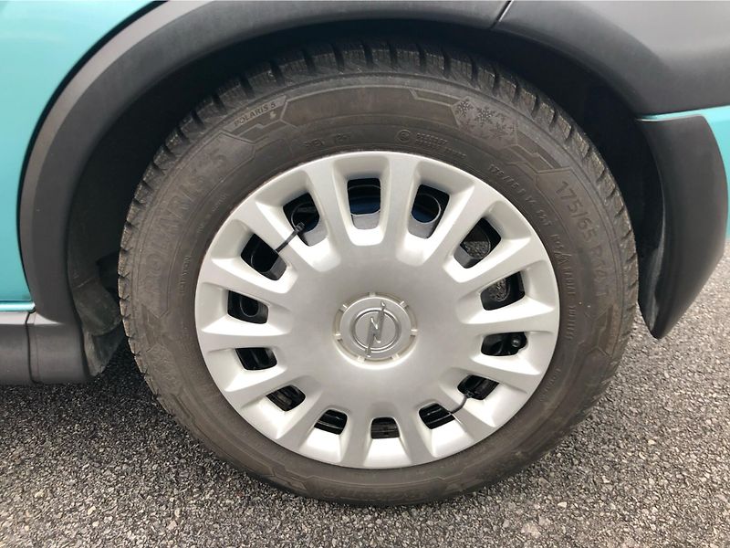 Opel Corsa 1.2  16V - fotka 14 z 27