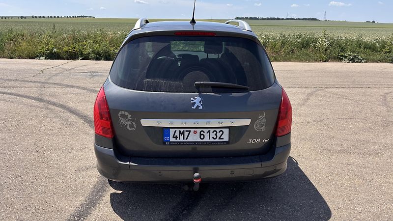Peugeot 308 (2011) - fotka 4 z 12