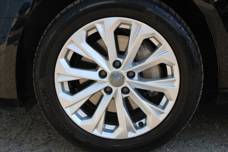 Audi A4 2,0 TDI  AUTOMAT,4x4,VIRTUAL - fotka 38 z 49