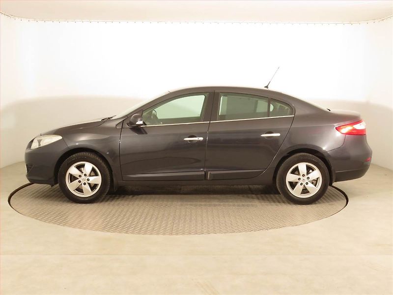 Renault Fluence (2010) 1.6 16V, Tempomat - fotka 3 z 15