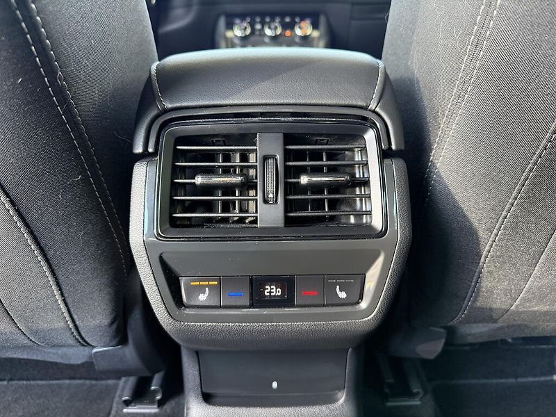 Škoda Karoq DSG 1,5TSi 110kW SportLine - fotka 23 z 24