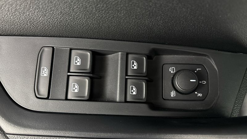 Škoda Karoq 1.5 TSI DSG Sportline - fotka 20 z 27