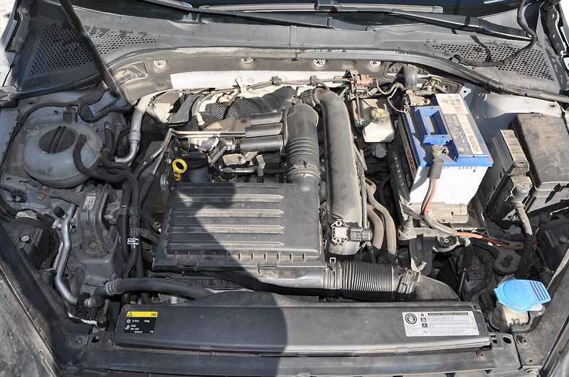 Volkswagen Golf VII 1.2TSi  - fotka 10 z 17