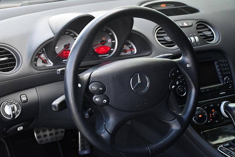 Mercedes-Benz SL 65 AMG V12 Anniversary Edition - fotka 20 z 41