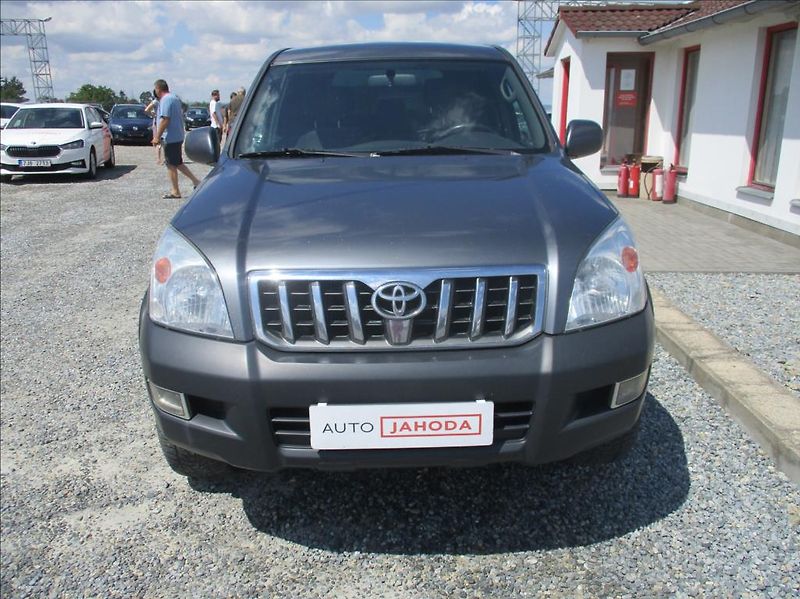 Toyota Land Cruiser 3,0 D4D, 4X4, klima,tažne zař. - fotka 2 z 24