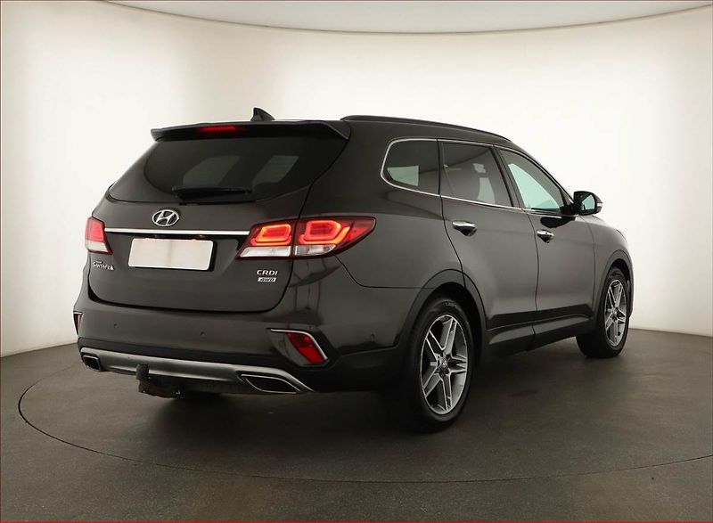 Hyundai Santa Fe (2017) 2.2 CRDi Blue, 4X4, Automat - fotka 5 z 20