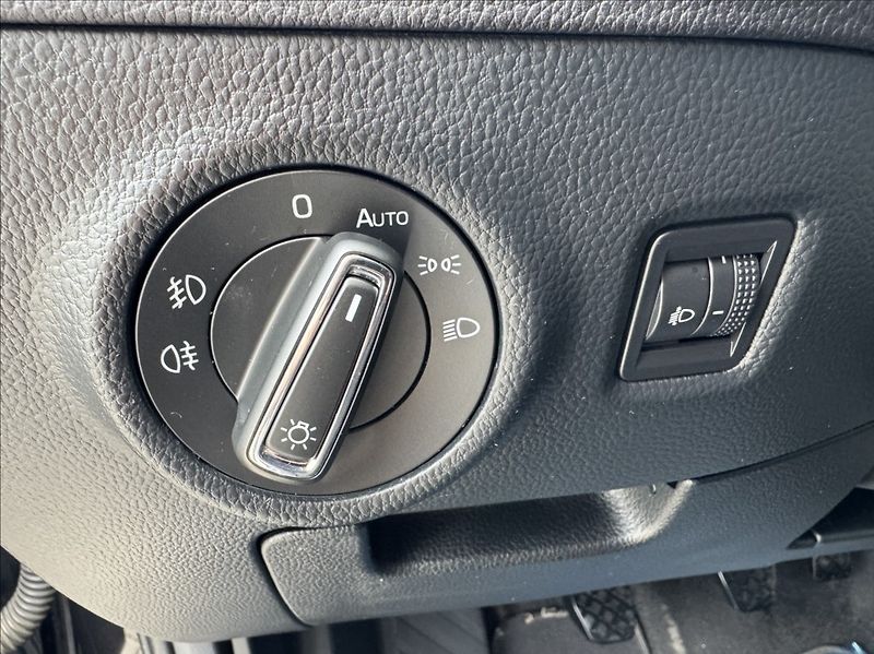 Škoda Superb 1,6 TDI Navi TZ park. kamera - fotka 24 z 50