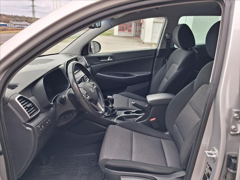 Hyundai Tucson 1,6 GDI Adventure - fotka 12 z 21