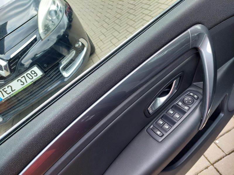 Renault Laguna (2011) III. Grandtour GT dCi 180 - fotka 10 z 39