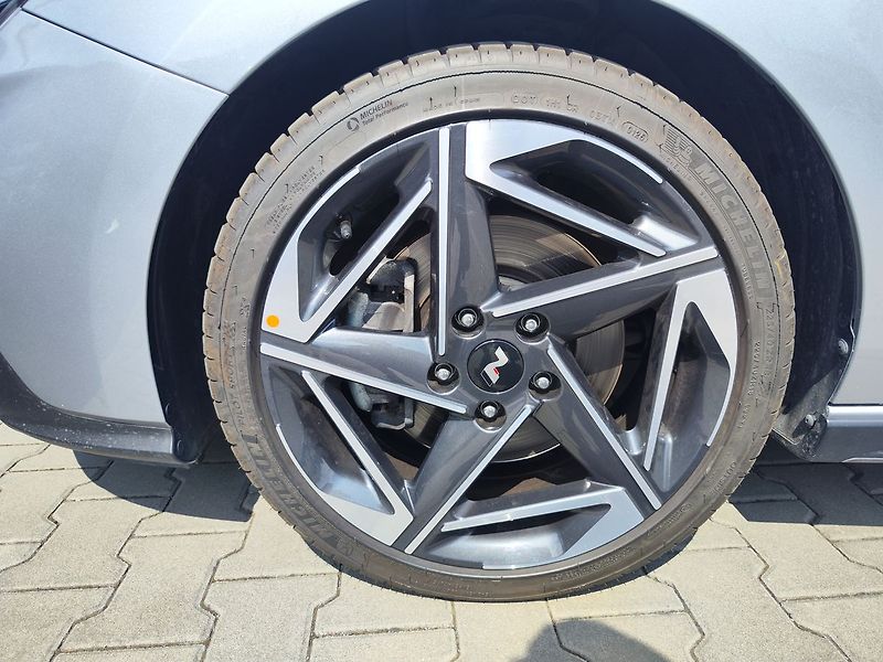 Hyundai i30 1.5 T-GDI/103kW N-Line DCT - fotka 31 z 32