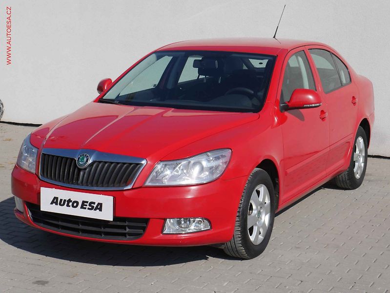 Škoda Octavia (2010) 1.6TDI, ČR, Ambiente - fotka 3 z 13