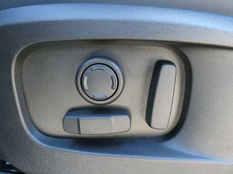 Land Rover Defender (2026) 110 3,0 X-Dynamic SE D250 - fotka 11 z 33