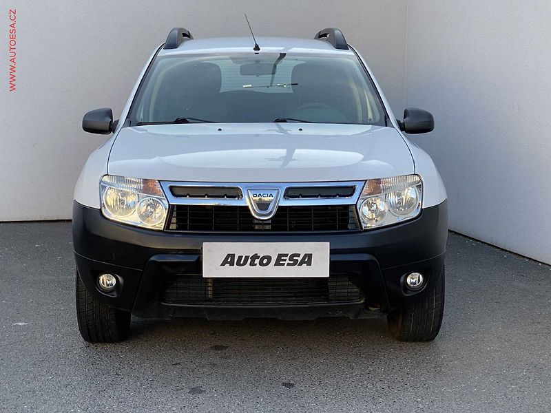 Dacia Duster (2012) 1.6i, 2.maj,ČR, AC, tažné - fotka 2 z 15