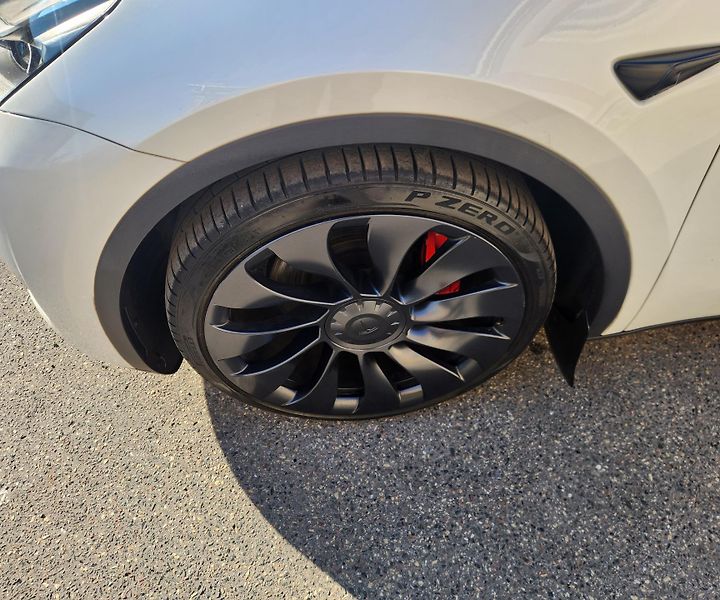Tesla Model Y (2022)  534KW*78,8KWh*PERFORMENS* - fotka 35 z 44