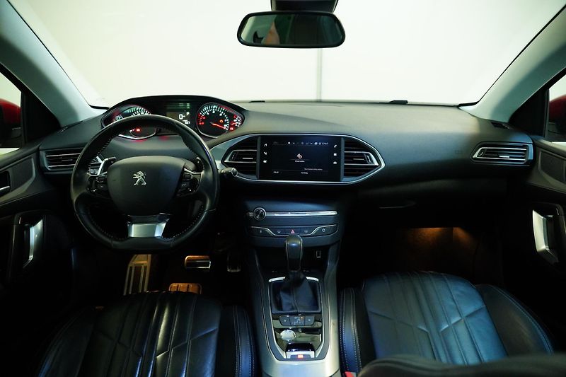 Peugeot 308 - fotka 5 z 27