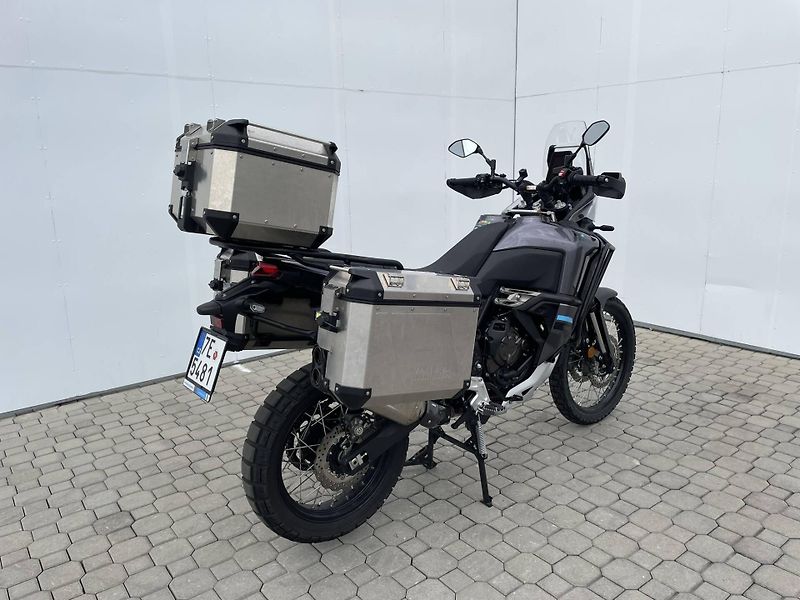 Yamaha (2025) XTZ 700 Ténéré World Raid + Ak - fotka 3 z 14