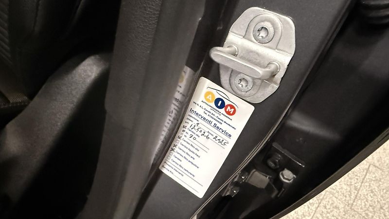 Jeep Compass (2023) 1.3 T4 PHEV,4x4,ZÁRUKA - fotka 25 z 56